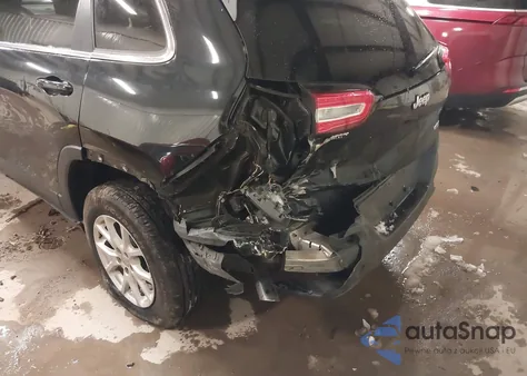 2016 Jeep Cherokee Latitude z USA, uszkodzony, nr VIN 1C4PJMCB3GW122780